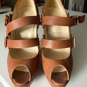 39.5 Christian Louboutin 140 open toed shoes